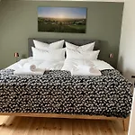 Casa de hóspedes Hiestand's Gaestehaus - Weingut & Hofbrennerei 3*